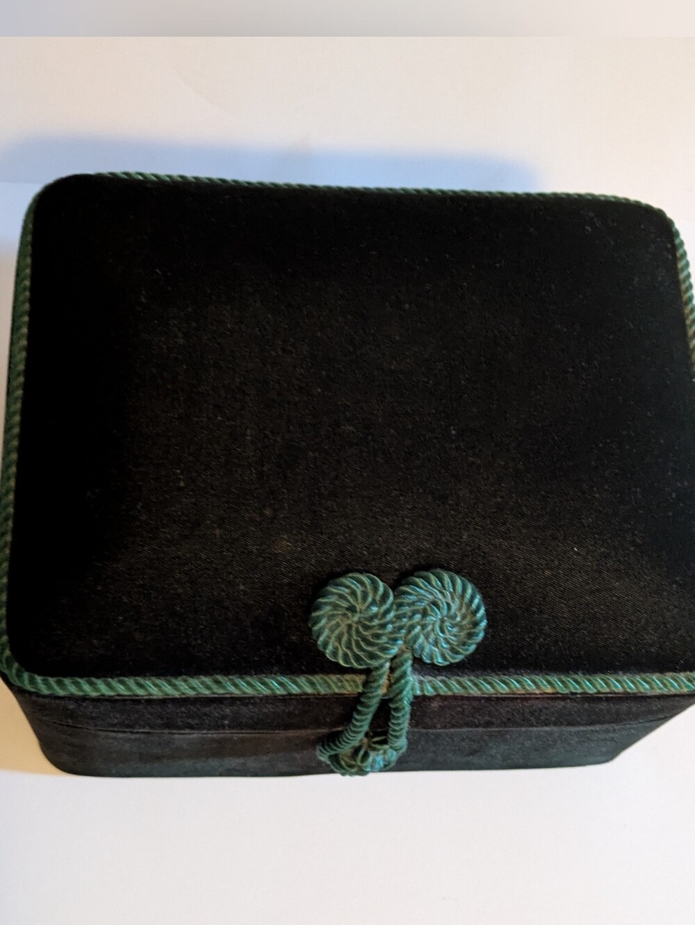 Lazarus Suede Velvet Jewelry Box Accessory Case with Green Trim 1999